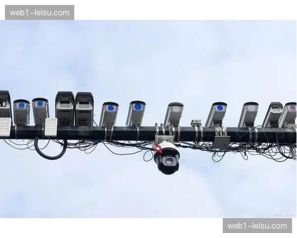 裁判视角受限成误判借口,增加摄像头角度覆盖势在必行 裁判视角受限成误判借口,增加摄像头角度覆盖势在必行